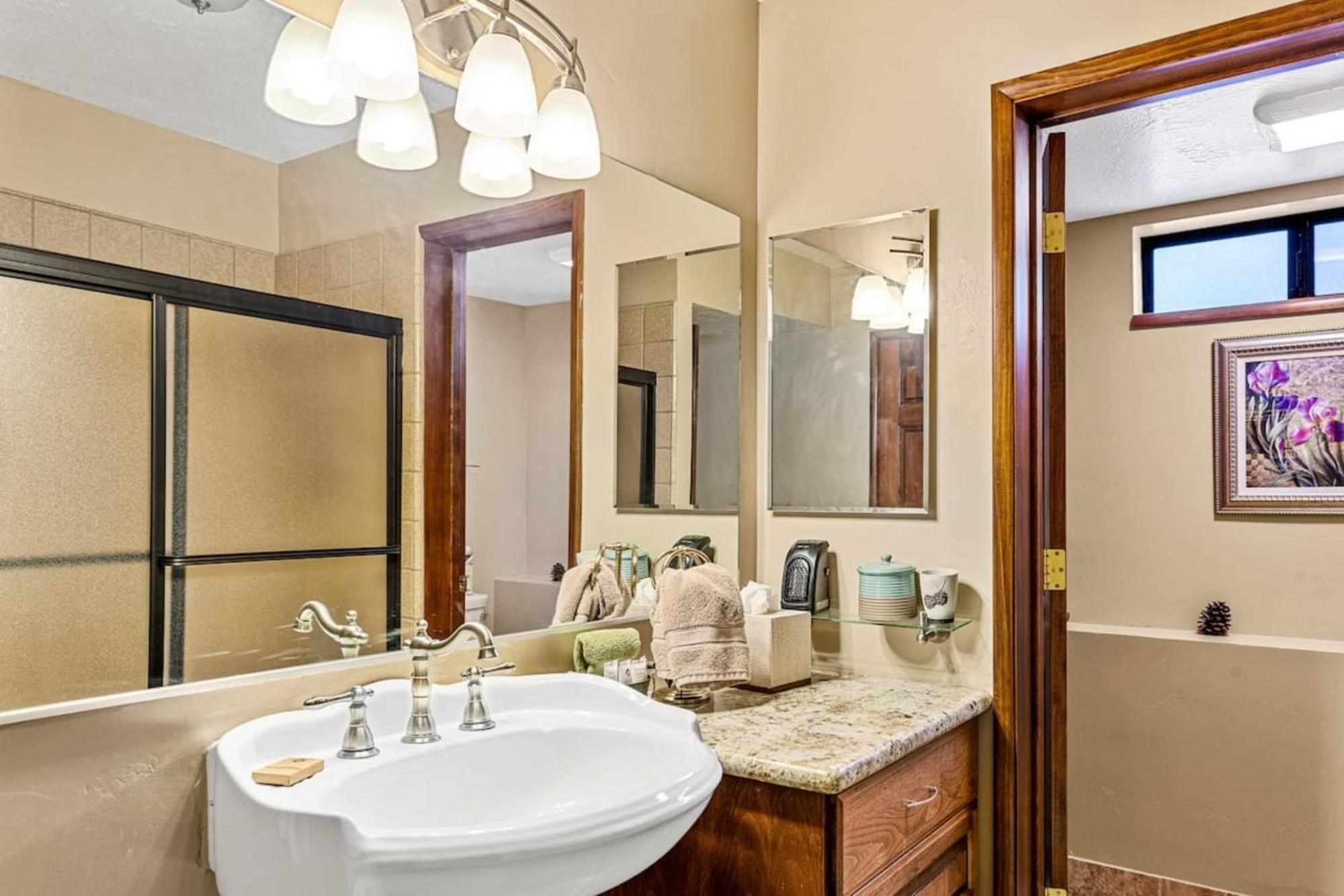 Sutter Ln By Avantstay Beautifully Remodeled Kitchen,4Cabin-Chic Bedrooms Blue Jay Exteriér fotografie